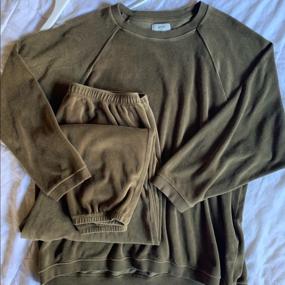 Aerie velour lounge set